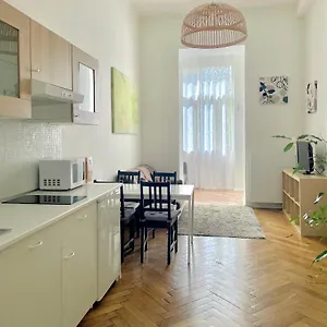 Gallys Apartment